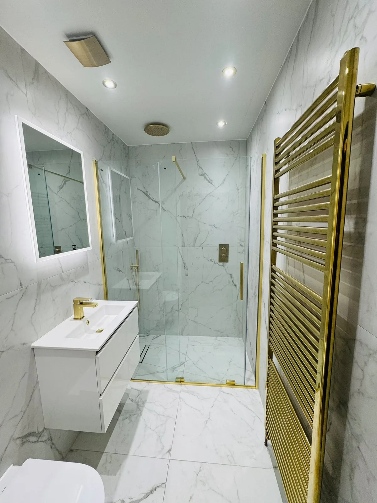 Completed bathroom from Doherty Plumbing and Gas work gallery